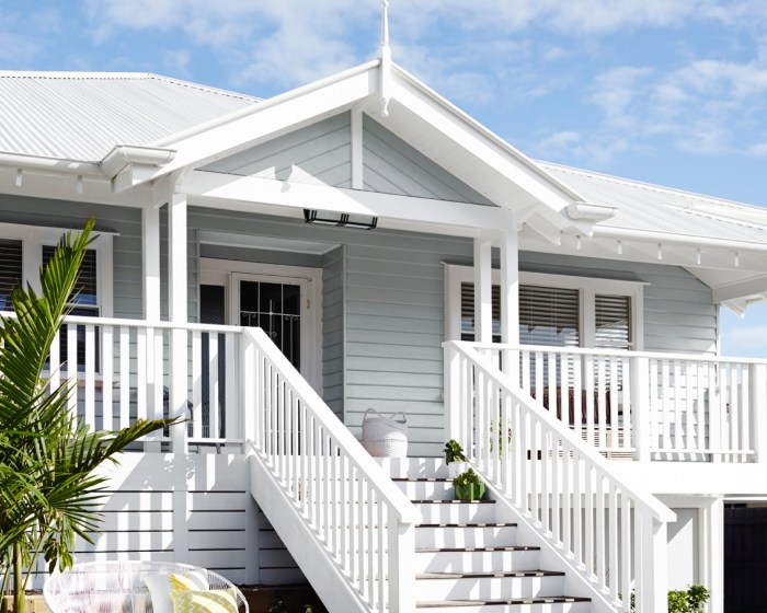 Brick siding red house blue gray vinyl trim exterior white colors houses paint article small stone combined rock